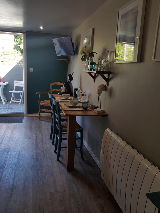 Les Lupins Bed & Breakfast เอเทรตาต์ ภายนอก รูปภาพ