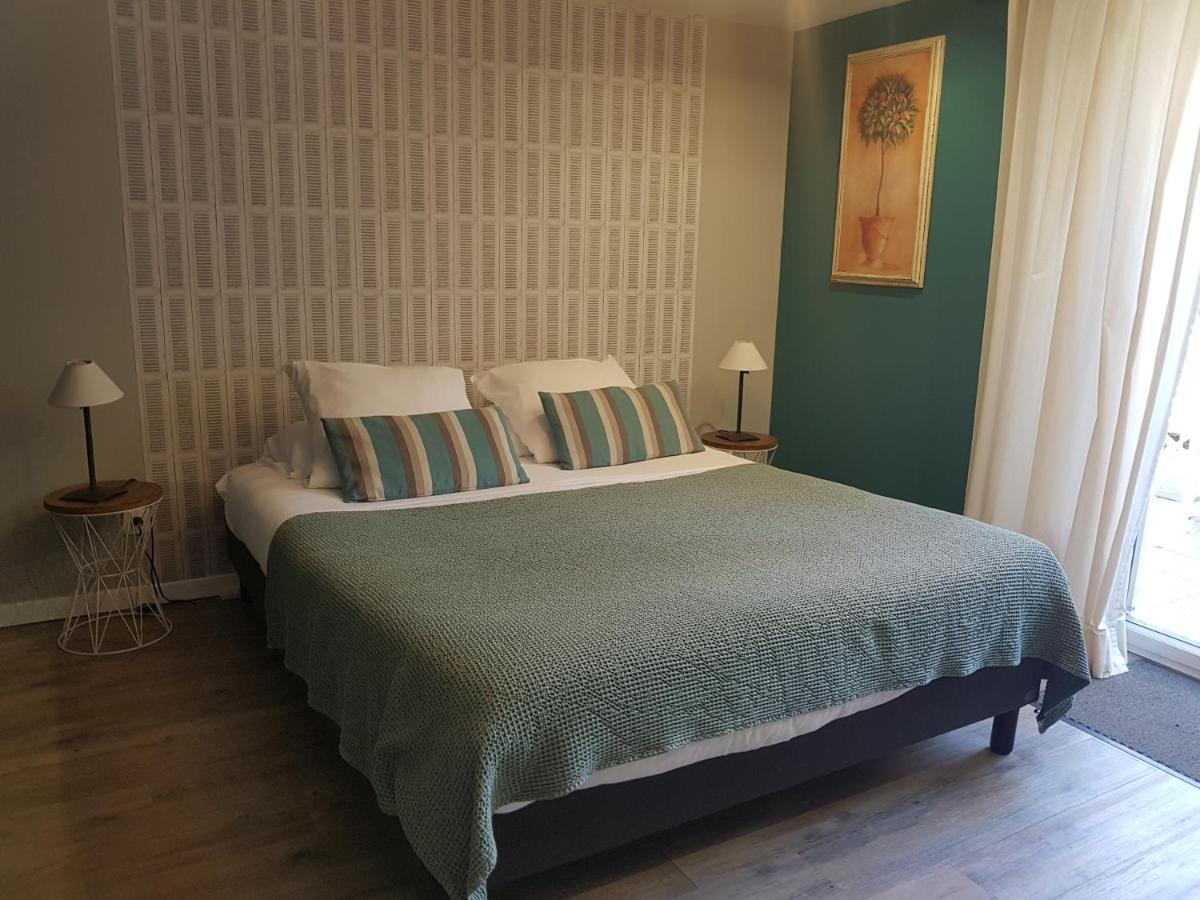 Les Lupins Bed & Breakfast เอเทรตาต์ ภายนอก รูปภาพ